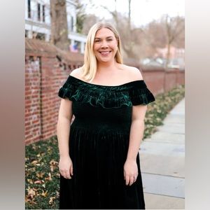 The house nap dress akilah in emerald green size s! STUNNING